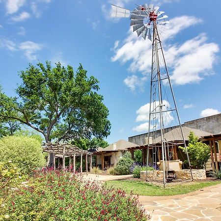 Wine Country Cottages On Main Fredericksburg Bagian luar foto