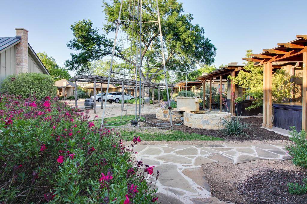 Wine Country Cottages On Main Fredericksburg Bagian luar foto
