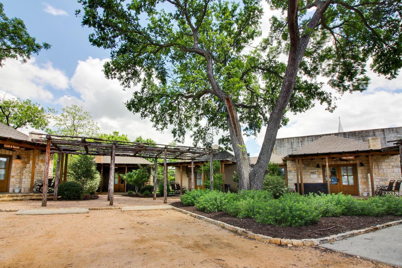Wine Country Cottages On Main Fredericksburg Bagian luar foto