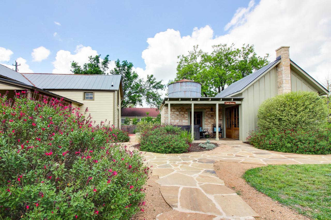 Wine Country Cottages On Main Fredericksburg Ruang foto
