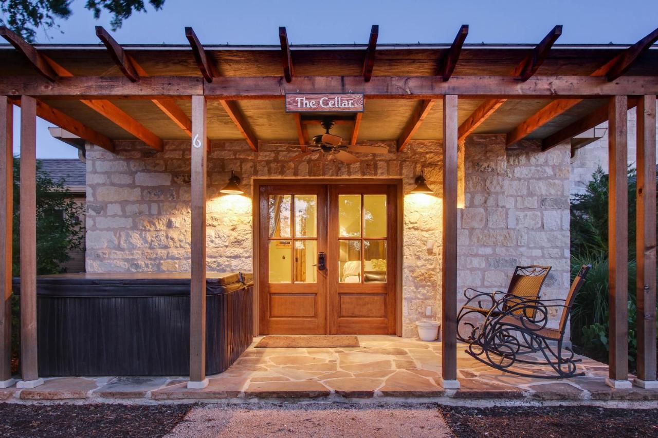 Wine Country Cottages On Main Fredericksburg Ruang foto
